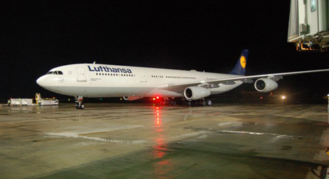 Lufthansa---First-Commercial-Flight-to-land-in-RGIA