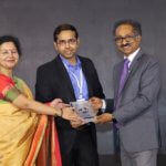 Saint Gobain team with the award