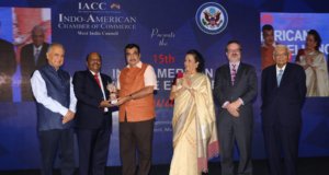 C V Subramanyam Chairman & MD, Cigniti Technologies receives award form Nitin Gadkari, Hon'ble Minister