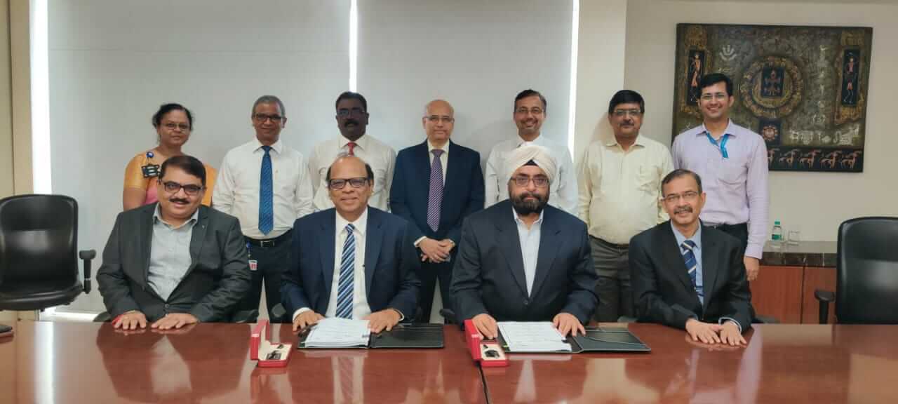 Teams from Paradeep Phosphates and thyssenkrupp Industrial Solutions (India) after the contract signing.