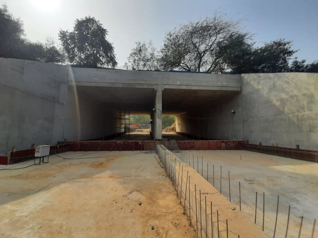 NCRTC has finished construction of Jangpura RRTS station underpass. This underpass is of four lanes and passing under Mathura Road enabling movement of every type of vehicles including heavy motor vehicles to the Jangpura RRTS station as well as train stabling cum maintenance yard being constructed at this location for all the three corridors of RRTS network.  